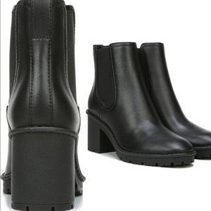 Vince Size 11 never worn.  Really comfy and waterproof